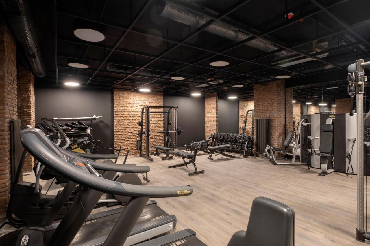 Wish More Hotel Sisli Istanboel Buitenkant foto The gym at the 2018 complex