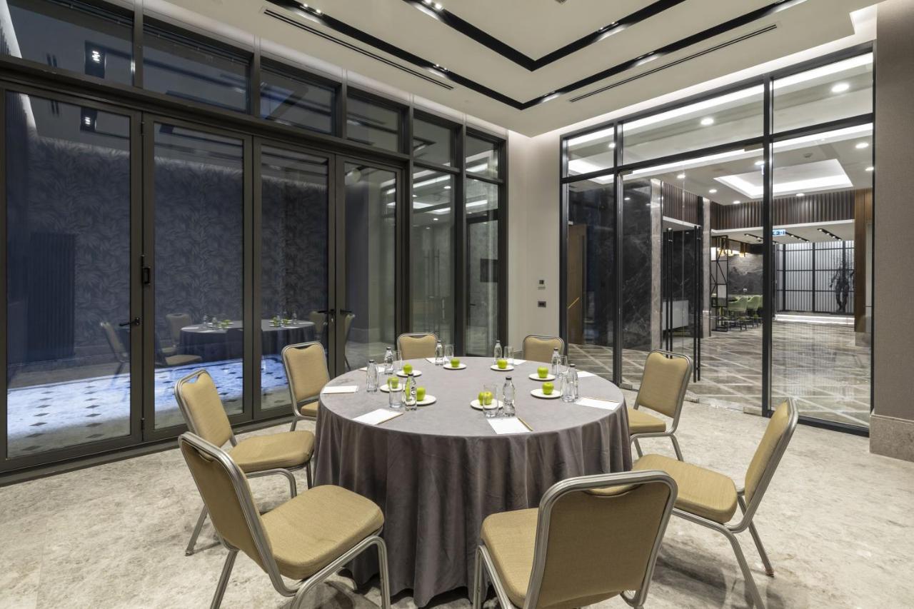 Wish More Hotel Sisli Istanboel Buitenkant foto Meeting room